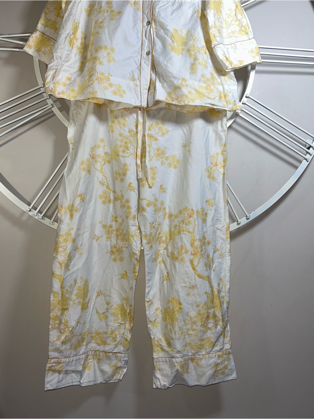 Natori Toile 100% Cotton Sateen Pajama Set White and Yellow - Picture 2 of 13